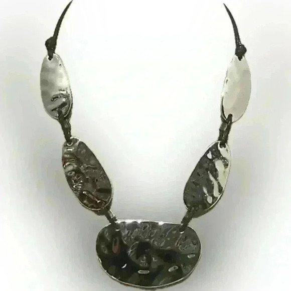 🛑 3 for$25 deal. SHINY black SILVER TONE METAL PEBBLE PANELS
LINKED NECKLACE - Picture 1 of 7